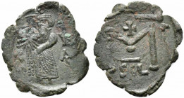 Constans II (641-668). Æ 40 Nummi (25mm, 4.55g, 6h). Syracuse, 652-3. Constans standing facing, wearing crown and chlamys, holding globus cruciger in ...