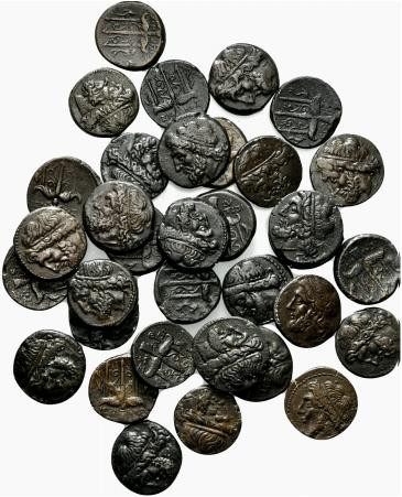 Sicily, Syracuse, Hieron II (275-215 BC), lot of 33 Æ coins (Poseidon/Trident). ...