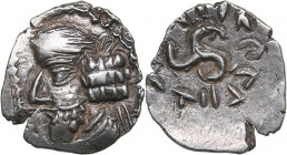 Kings of Persis, AR Obol - Pakur (Pakor) I. Early 1st century AD
0.62 g. 12mm. AU/AU