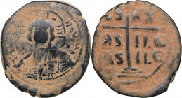 Byzantine AE Follis - Romanus III (1028-34 AD)
11.38 g. 31mm. F/F