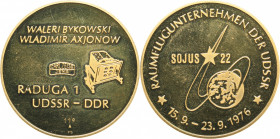 Russia - USSR - Germany medal Space flight company of the USSR 15.9.-23.9.1976. SOYUS 22, Raduga 1
48.99 g. 40mm. PROOF Gold 916. Waleri Bykowski, Wl...
