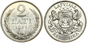Latvia 2 Lati 1925 Averse: Arms with supporters. Reverse: Value and date within wreath. Edge Description: Milled. Silver. KM 8