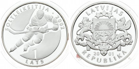 Latvia 1 Lats 2001 Averse: Arms with supporters. Reverse: Hockey player. Silver. KM 50