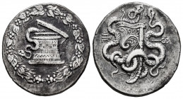 Mysia. Pergamon. Cistophorus. 166-160 BC. (Sng von Aulock-7462). Anv.: Serpent emerging from cista mystica; all within ivy wreath. Rev.: Bow in bowcas...