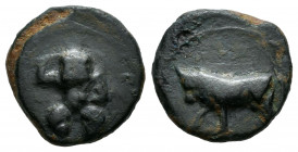 Ebusus. 1/4 calco. 300-200 BC. Ibiza. (Abh-904). Anv.: Bes, holding mace and snake. Rev.: Bull left. Ae. 2,97 g. Scarce. VF. Est...110,00. 


 SPAN...