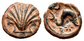 Arse-Saguntum. Quadrans. 170-20 BC. Sagunto (Valencia). (Abh-2054). Anv.: Seashell. Rev.: Dolphin right, crescent above, iberian letter A and thee pel...