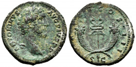 Antoninus Pius. Unit. 140 AD. Rome. (Ric-705a). (Bmc-1380). (Ch-924). Anv.: ANTONINVS AVG PIVS PP, laureate head of Antoninus Pius right. Rev.: TR P-O...