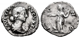 Faustina Junior. Denario. 150-175 AD. Rome. (Spink-4597). (Ric-391). Rev.: IVNO. Juno standing with a panther and horn of plenty, at her feet eagle. A...