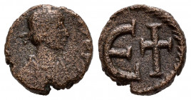 Justin II. Pentanummium. 565-578 AD. (Sear-416). Anv.: (D N IVSTINVS PP), pearl-diademed, draped and cuirassed bust right. Rev.: Large Є (mark of valu...