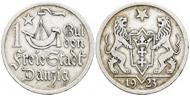 Germany. 1 gulden. 1923. Danzig. (Km-145). Ag. 4,95 g. VF. Est...60,00. 


 SPANISH DESCRIPTION: Alemania. 1 gulden. 1923. Danzig. (Km-145). Ag. 4,...