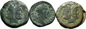 Lot of 3 bronzes, 2 Republican units and 1 sestertius of Marcus Aurelius. TO EXAMINE. Almost F/Choice F. Est...110,00. 


 SPANISH DESCRIPTION: Lot...