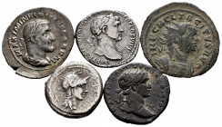 Lot of 5 coins from the Roman Empire. Containing Denarius Cipia, Trajan (2), Maximinus I and Antoninianus de Tacitus. Ag / Ae. TO EXAMINE. Choice F/VF...
