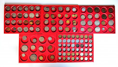 Boxed set of 136 world coins in a red case with clamps. USA, France, Spain, England and Switzerland among others. Includes some silver coins. TO EXAMI...