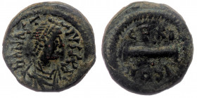 Anastasius I (491-518) AE decannumium
D N ANASTASIVS P P AVG - Pearl-diademed, draped and cuirassed bust of Anastasius I to right. 
Rev: ICON-CORD - a...