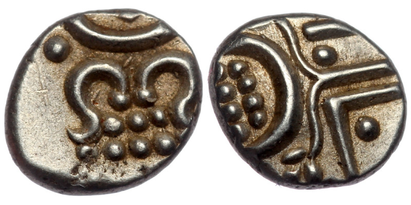 India, Mysore Kingdom - AR Fanam, Struck ca. AD 1800-1900
0.42 gr, 6 mm