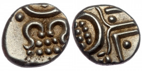 India, Mysore Kingdom - AR Fanam, Struck ca. AD 1800-1900
0.42 gr, 6 mm