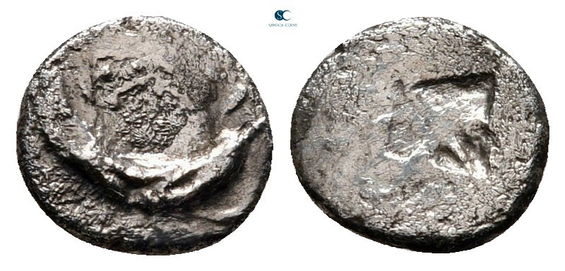 Thraco Macedonian Region. Uncertain mint circa 500-300 BC. 
Obol AR

7 mm, 0,...