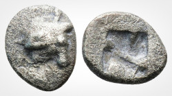 Greek
Mysia, Kyzikos (Circa 530-500 BC)
AR obol (8,5 mm, 0.50 g,)
Head of tunny fish to right, superimposed on head of bull right / Incuse square. Unp...