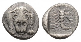 Greek
CARIA. Mylasa. (Circa 450-400 BC).
AR hemiobol (8,2 mm, 0,5 g.)
Facing forepart of lion. / Scorpion within incuse square. SNG Kayhan 934-938...