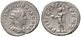 Filippo II (244-249) Antoniniano - Busto radiato a d. - R/ Filippo stante a s. - RIC 229 AG (g 4,17)
qFDC