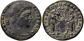 Magnenzio (350-353) AE Amiens - Busto drappeggiato a d. - R/ Due Vittorie affrontate sostengono una corona inscritta - AE (g 5,99)
BB