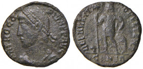 Procopio (365-366) AE Costantinopoli - Busto diademato a s. - R/ L’imperatore stante di fronte - RIC 17 AE (g 2,88) Poroso
MB