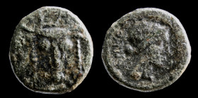 PHOKIS, Elateia, early 2nd century BCE, Æ17. 4.29g, 16mm.
Obv: Head of bull facing, fillets hanging from horns; above: ΕΛ
Rev: ΦΟΚEΩΝ laureate head of...