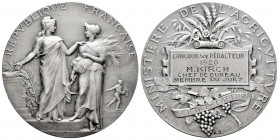 France. Medal. 1920. Paris. Ag. 37,01 g. Department of agriculture. 41mm. AU. Est...60,00. 


 SPANISH DESCRIPTION: Francia. Medalla. 1920. París. ...