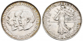 France. Medal. 1929. Anv.: G. CLEMENCEAU - R. POINCARE - A. BRIAND. Ag. 20,15 g. Servants of the French Republic. 35mm. Very rare. AU. Est...160,00. ...