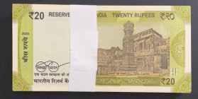 India, 20 Rupees, 2020, UNC, pNew, BUNDLE
UNC
(Total 100 consecutive banknotes)
Estimate: $25-50
