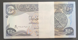 Iraq, 250 Dinars, 2018, UNC, p97, BUNDLE
UNC
(Total 100 consecutive banknotes)
Estimate: $30-60