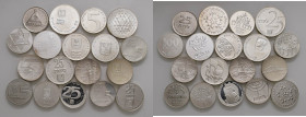 Estero - Lotto composto da 18 monete - 
Come da foto.