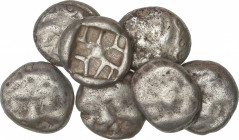 Ancient Greece
Lote 7 monedas 3/4 Dracma. 480 a.C. PARION. Anv.: Cabeza de Gorgona de frente. Rev.: Cuadro incuso, conteniendo marca cruciforme. AR. ...