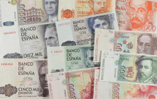 Spanish Banknotes
Juan Carlos I
Lote 11 billetes 200 a 10.000 Pesetas. Clarín, Rosalia de Castro, Perez Galdós, Juan Ramón Jiménez, Celestino mutis ...
