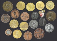 Spanish Medals
Lote 24 medallas. 1860 a 1983. ESPAÑA (19), ARGENTINA, Bélgica, ESTADOS UNIDOS y VATICANO. AE, Br, Br dorado, estaño... Destacan II Ce...