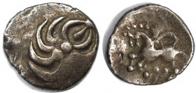 Keltische Münzen. GERMANIA. Quinar ca. 1. Jhdt. v. Chr. Büschel Typus. Silber. 1,95 g. 1,47 mm. vlg. Dembski 431. Sehr schön