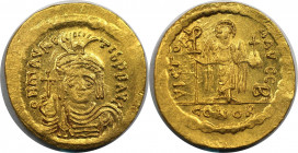 Byzantinische Münzen. Mauricius Tiberius (582-602 n. Chr). AV Solidus, Konstantinopel (4,44 g. 21,2 mm). Vs.: d N mAVRC TIb P P AVI, Gepanzerte Büste ...