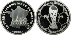 Europäische Münzen und Medaillen, Frankreich / France. Fußball - WM 2006 in Deutschland, Frankreich als Weltmeister 1998. 1 1/2 Euro 2005. 22,20 g. 0....