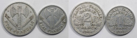 Europäische Münzen und Medaillen, Frankreich / France, Lots und Sammlungen. 1 Franc 1942, KM 902.1, 2 Francs 1944, KM 904.1. Lot von 2 Münzen. Alumini...