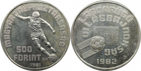 Europäische Münzen und Medaillen, Ungarn / Hungary. Fussball WM. 500 Forint 1981, Silber. 0.58 OZ. KM 624. Stempelglanz