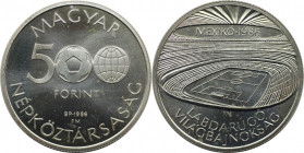 Europäische Münzen und Medaillen, Ungarn / Hungary. Fußball WM in Mexiko - Stadion. 500 Forint 1986, Silber. 0.58 OZ. KM 657. Stempelglanz