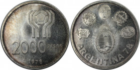 Weltmünzen und Medaillen, Argentinien / Argentina. Fußball-Weltmeisterschaft. 2000 Pesos 1978, Silber. KM 79. Stempelglanz