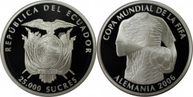 Weltmünzen und Medaillen, Ecuador. Fußball - WM 2006 in Deutschland. 25000 Sucres 2006. 27,20 g. 0.925 Silber. 0.81 OZ. KM 114. Polierte Platte