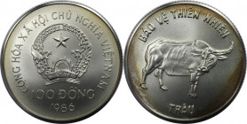 Weltmünzen und Medaillen, Vietnam. Büffel. 100 Dong 1986. 12,0 g. 0.999 Silber. 0.39 OZ. KM 19. Stempelglanz