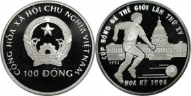 Weltmünzen und Medaillen, Vietnam. "XV. Fußball-Weltmeisterschaft - USA 1994". 100 Dong 1992. 19,90 g. 0.999 Silber. 0.64 OZ. KM 70. Polierte Platte