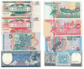 Banknoten, Surinam, Lots und Sammlungen. 5 Gulden 1963. P.120. I, 5 Gulden 2000. P.146. I, 10 Gulden 1998. P.137. I, 25 Gulden 1998. P.138. I, Lot von...