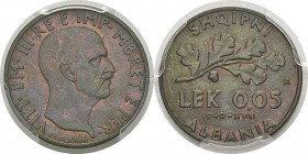 Albanie
 Victor-Emmanuel III (1939-1943)
 0.05 lek en bronzital rouge - 1940 An XVIII R Rome. 
 Très rare dans cette qualité.
 FDC - PCGS MS 65
 ...