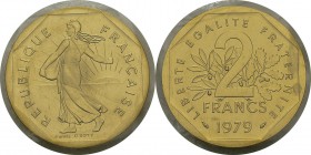 France
 Vème République (1959 à nos jours) 
 Piéfort en or du 2 francs Semeuse - 1979 
 600 exemplaires. Dans son sachet scellé de la Monnaie de Pa...