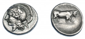 GRECIA ANTIGUA. CAMPANIA. Hyria. Didracma (400-335 a.C.). A/ Cabeza de Atenea a izq. con casco ático. R/ Toro a der.; YPINA (retrógrado). AR 6,24 g. 2...