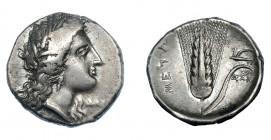 GRECIA ANTIGUA. LUCANIA. Metaponto. Estátera (330-290 a.C.). A/ Cabeza de Deméter a der. R/ Espiga; a der. arado, debajo MAX, a izq. META. AR 7,82 g. ...